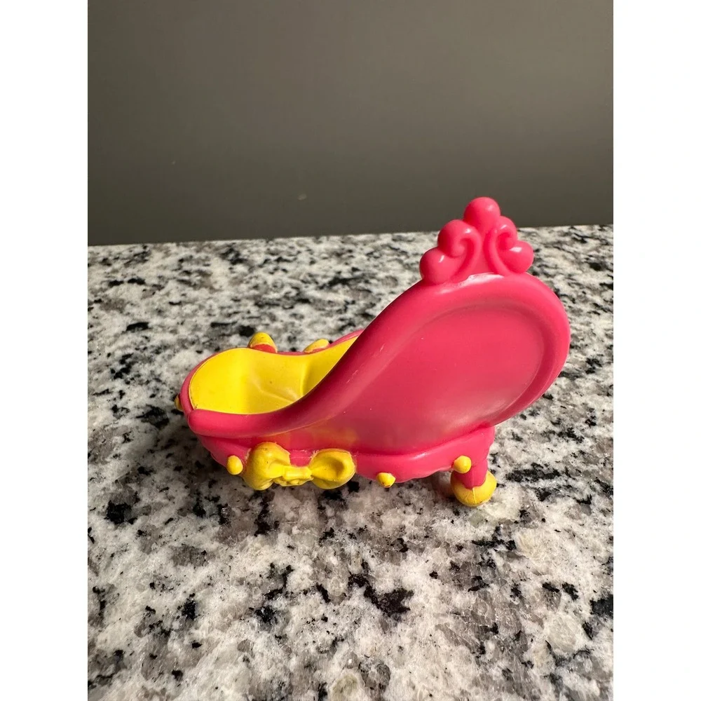 Hasbro Littlest‎ Pet Shop Pink Yellow Chaise Lounge Doll Furniture Accessory
